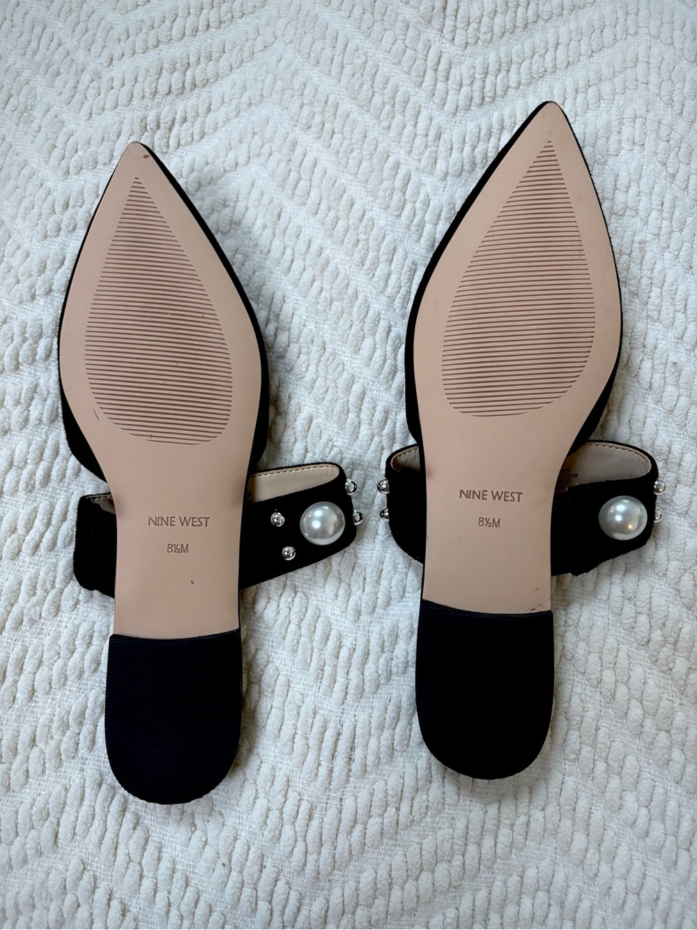 New❗️Nine West Black Pointed Toe Mules with Pearl-Stud Strap - Picture 2 of 2